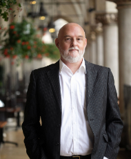 dr hab. Garry Robson, prof UJ.