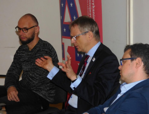 Zdjęcie uczestników Festiwalu Kultury Kanadyjskiej