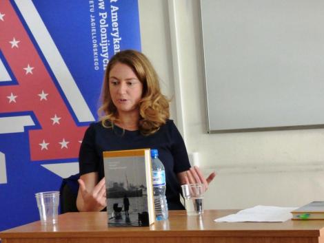 Photo no. 1 (7)
                                                         Anna Pamuła - autorka reportażu: Polacos. Chajka płynie do Kostaryki (Wydawnictwo Czarne).
                            