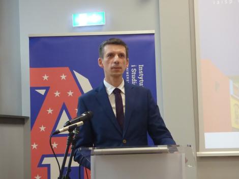 Photo no. 10 (36)
                                	                                   Na zdjęciu: prof. Łukasz Kamieński, Dyrektor Instytutu Amerykanistyki i Studiów Polonijnych
                                  
